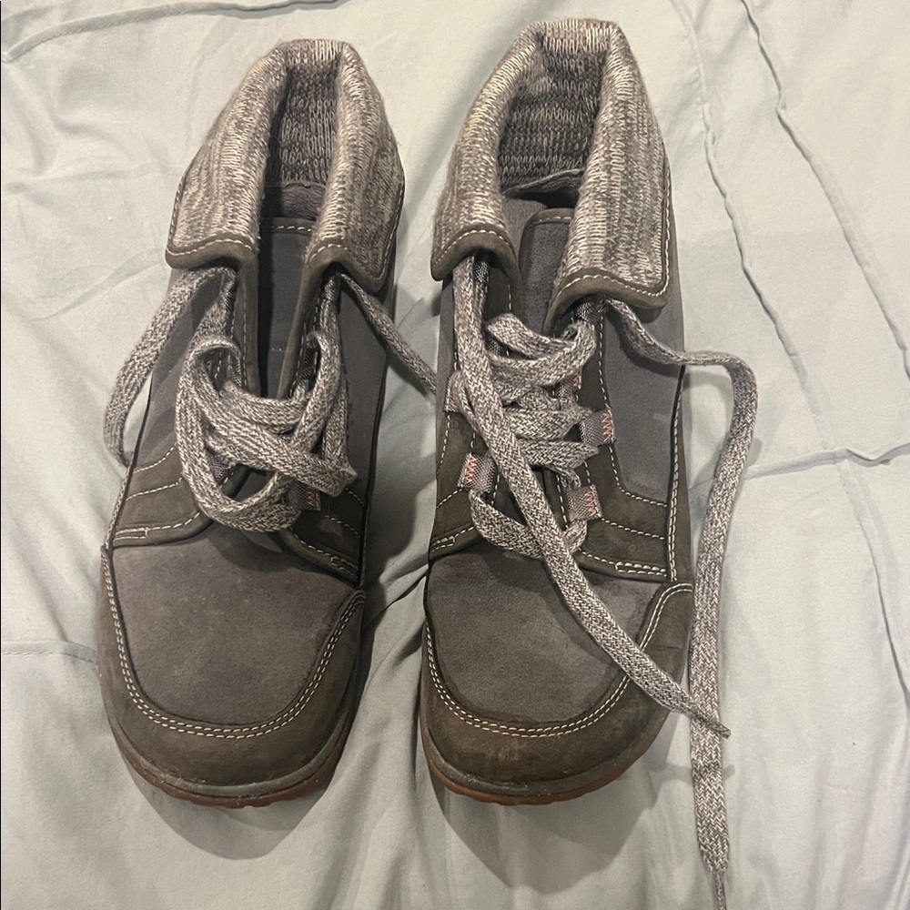 Chaco Gray Hiking shoes size 7.5